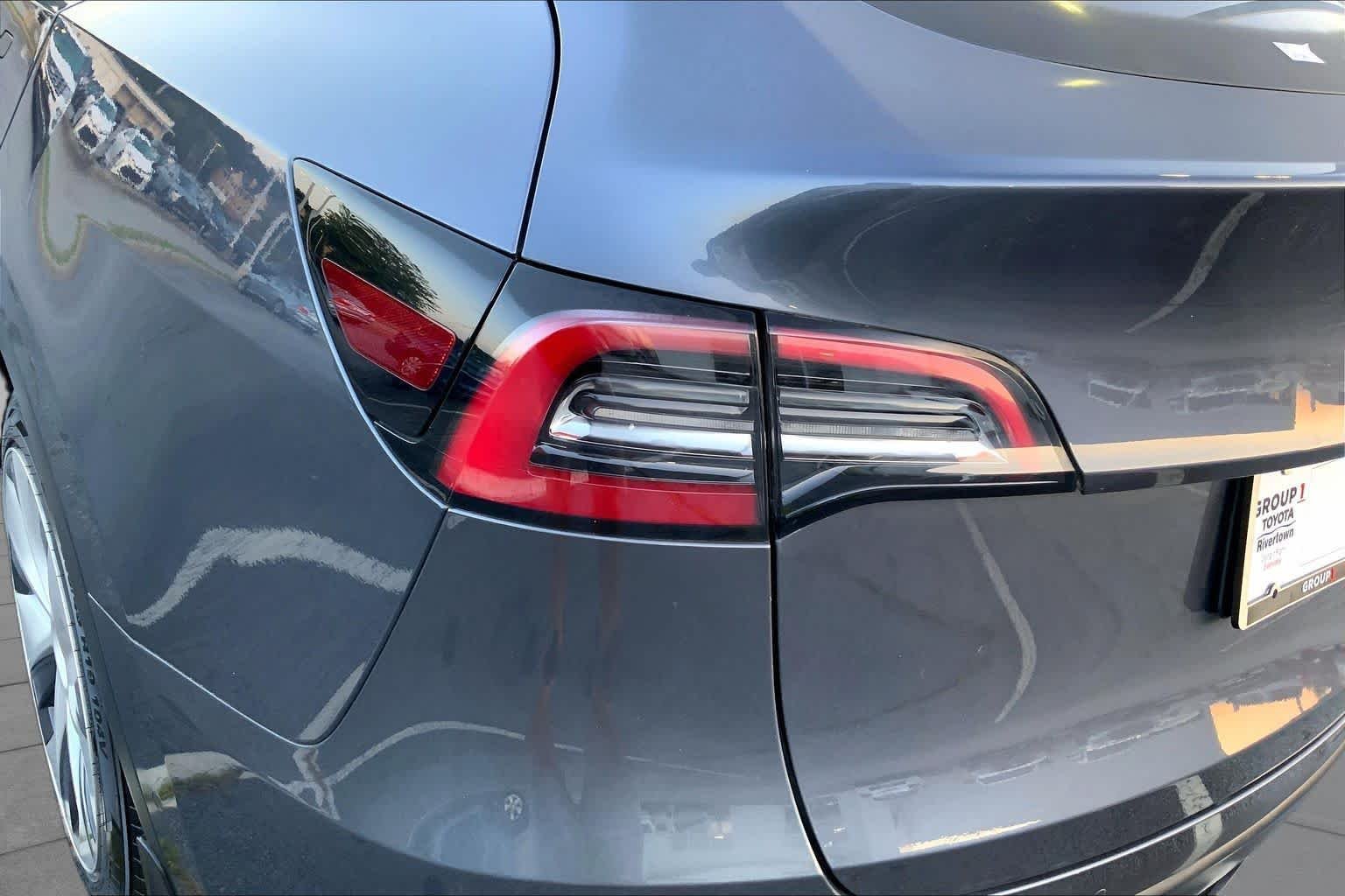 Used 2022 Deep Blue Metallic Tesla Long Range image 25