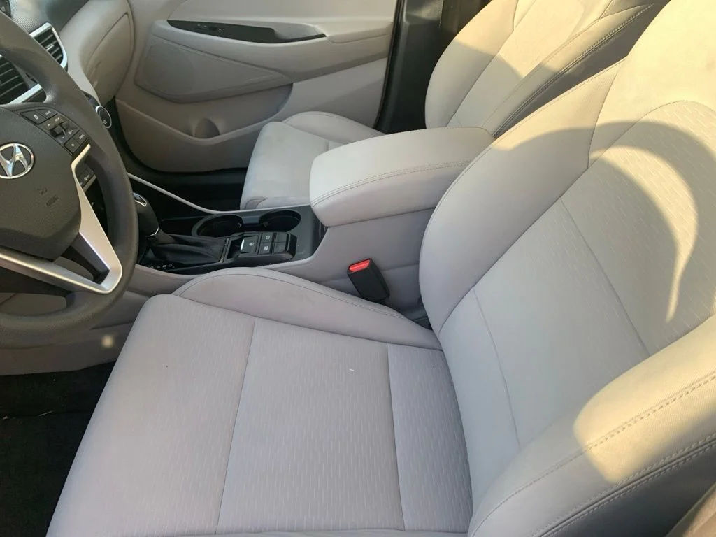 Used 2021  Hyundai SE image 3