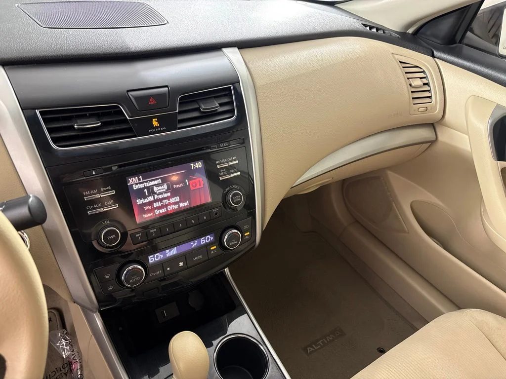 Used 2013 Beige Nissan 2.5 SV image 28