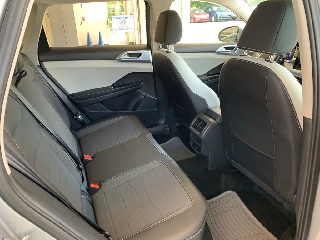 2025 Volkswagen Taos SE - Photo 13