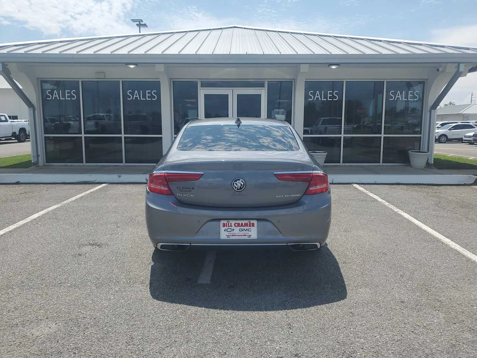 Used 2018 SATIN STEEL METALLIC Buick Essence image 4