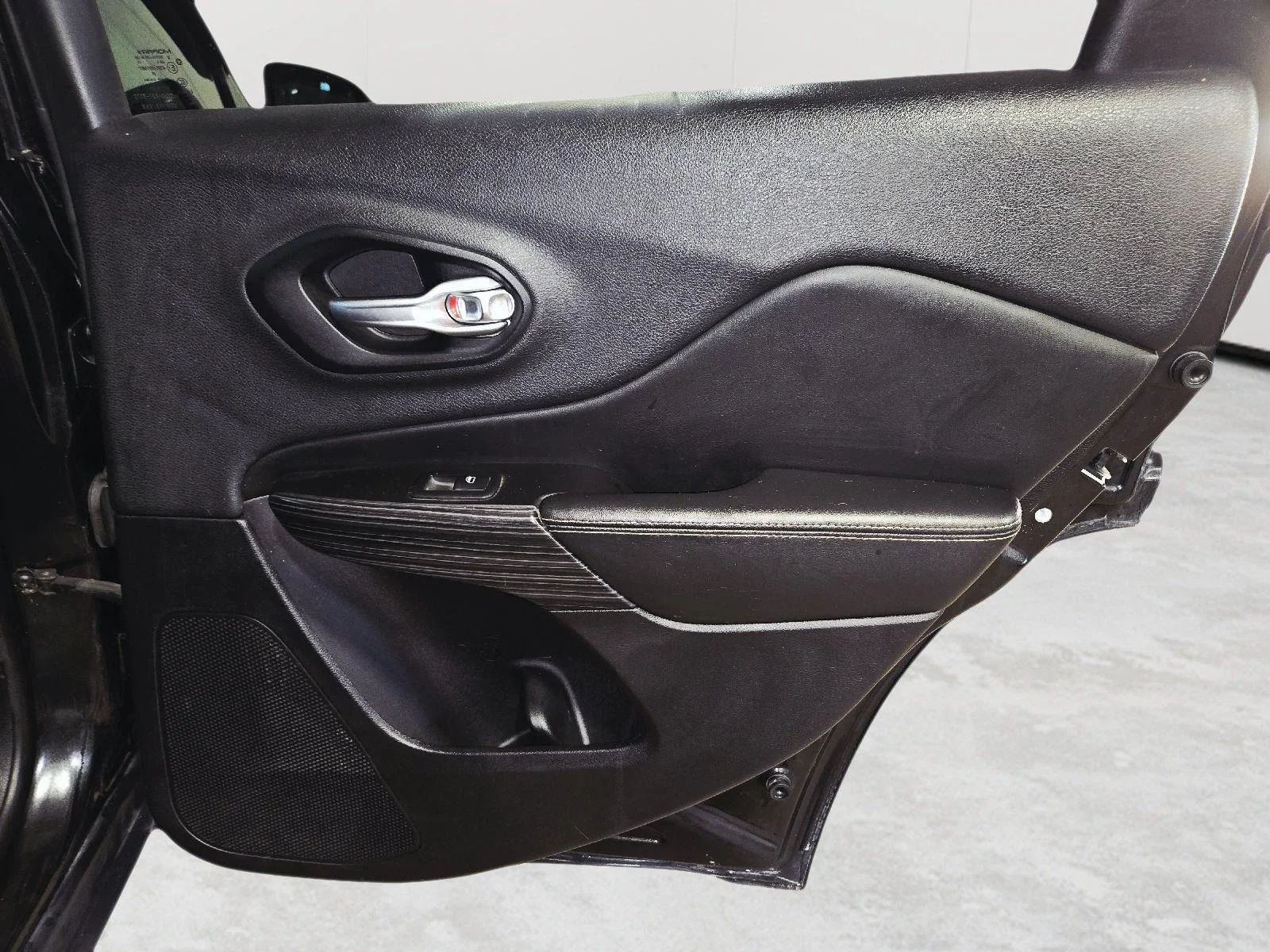 Used 2014 Brilliant Black Crystal Pearlcoat Jeep Limited image 50