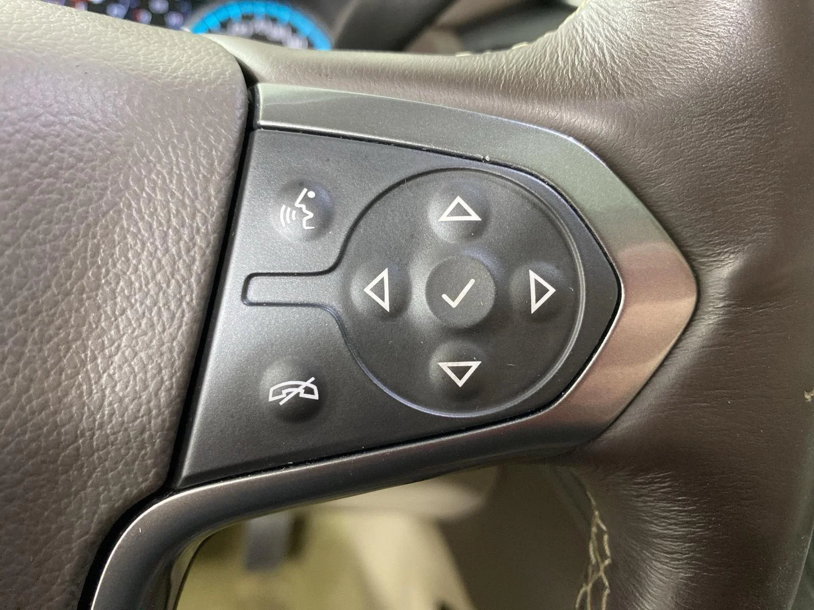 Used 2018 Summit White Chevrolet Premier image 17