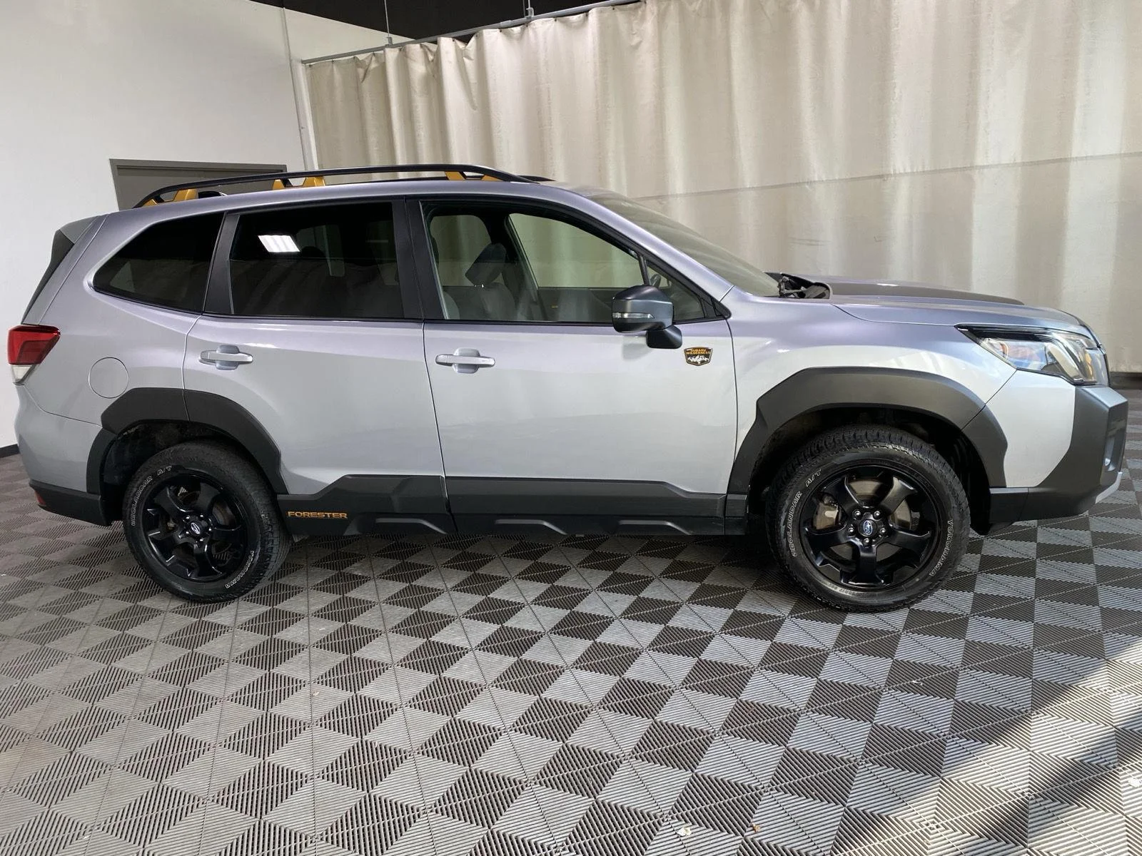 Used 2024 Magnetite Gray Metallic Subaru Wilderness image 8