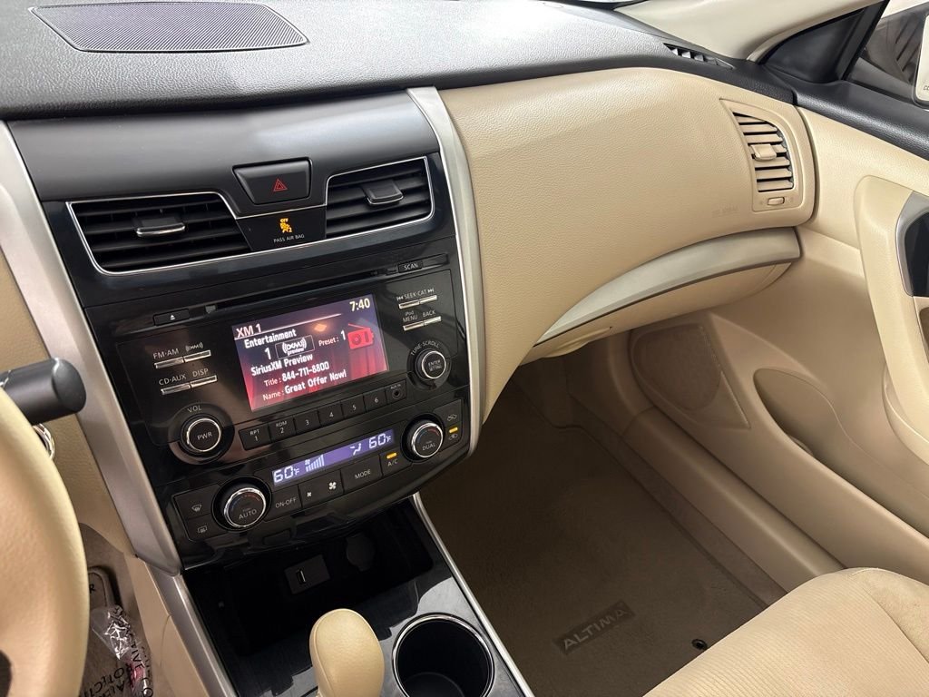 Used 2013 Beige Nissan 2.5 SV image 28