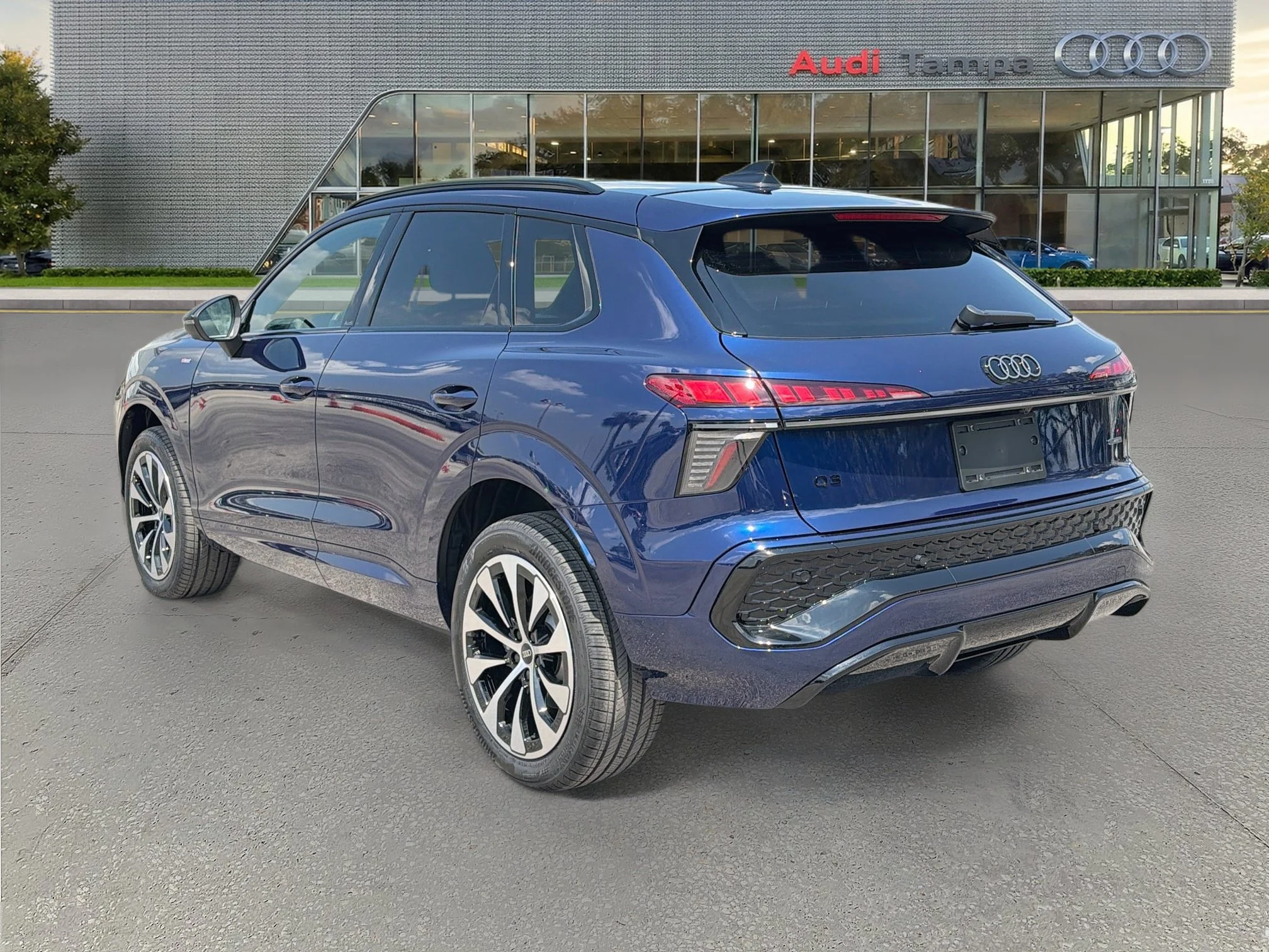 New 2026 Navarra Blue Metallic Audi S line image 5