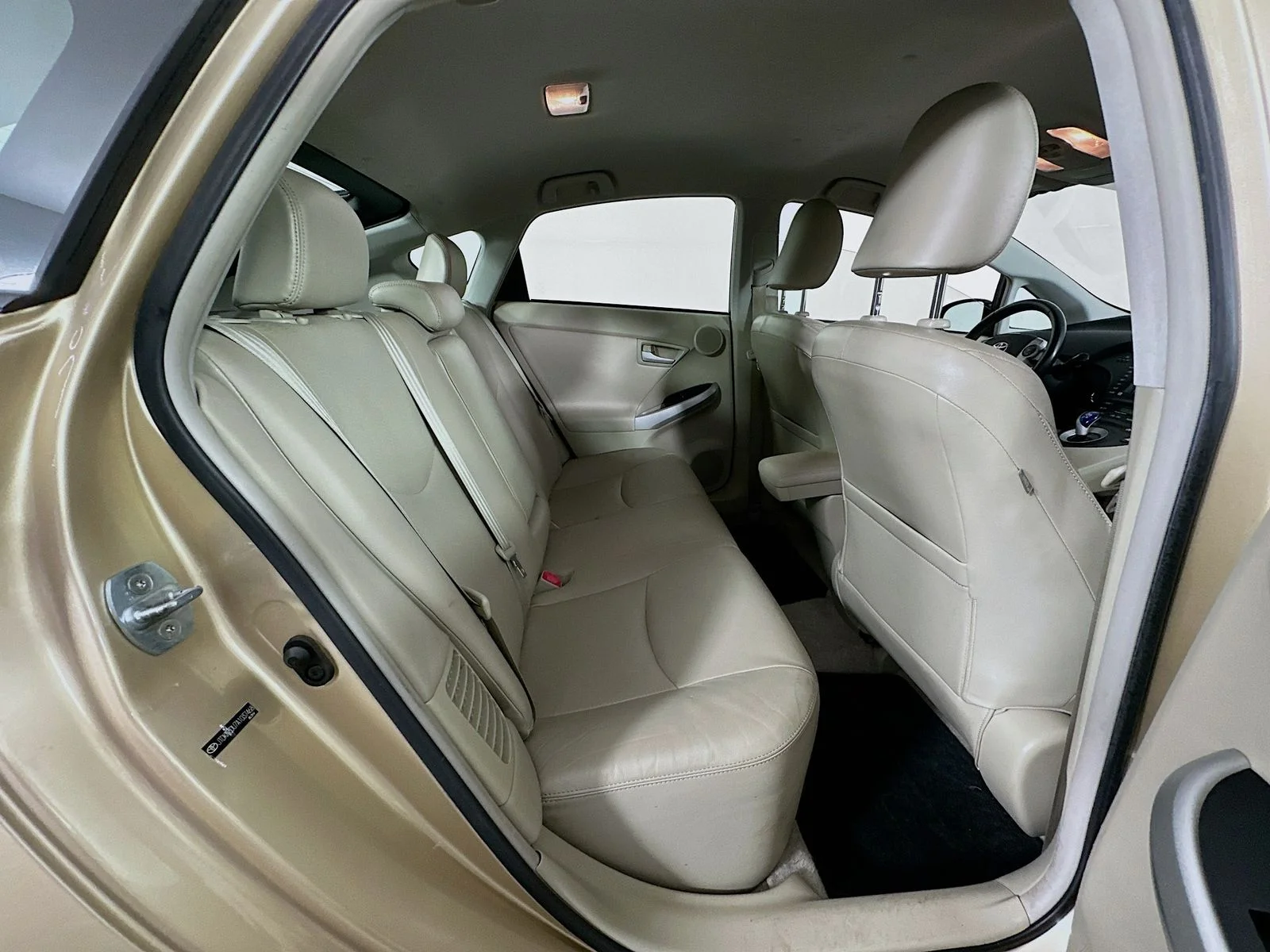 Used 2010 Sandy Beach Metallic Toyota IV image 26