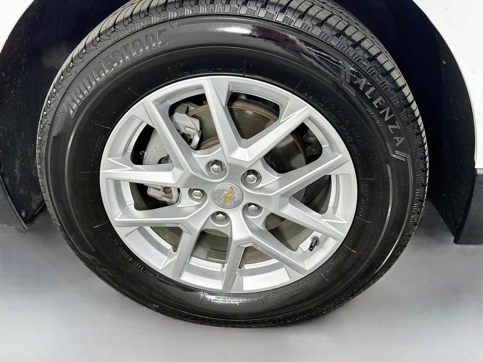 Used 2024 Summit White Chevrolet LT image 33