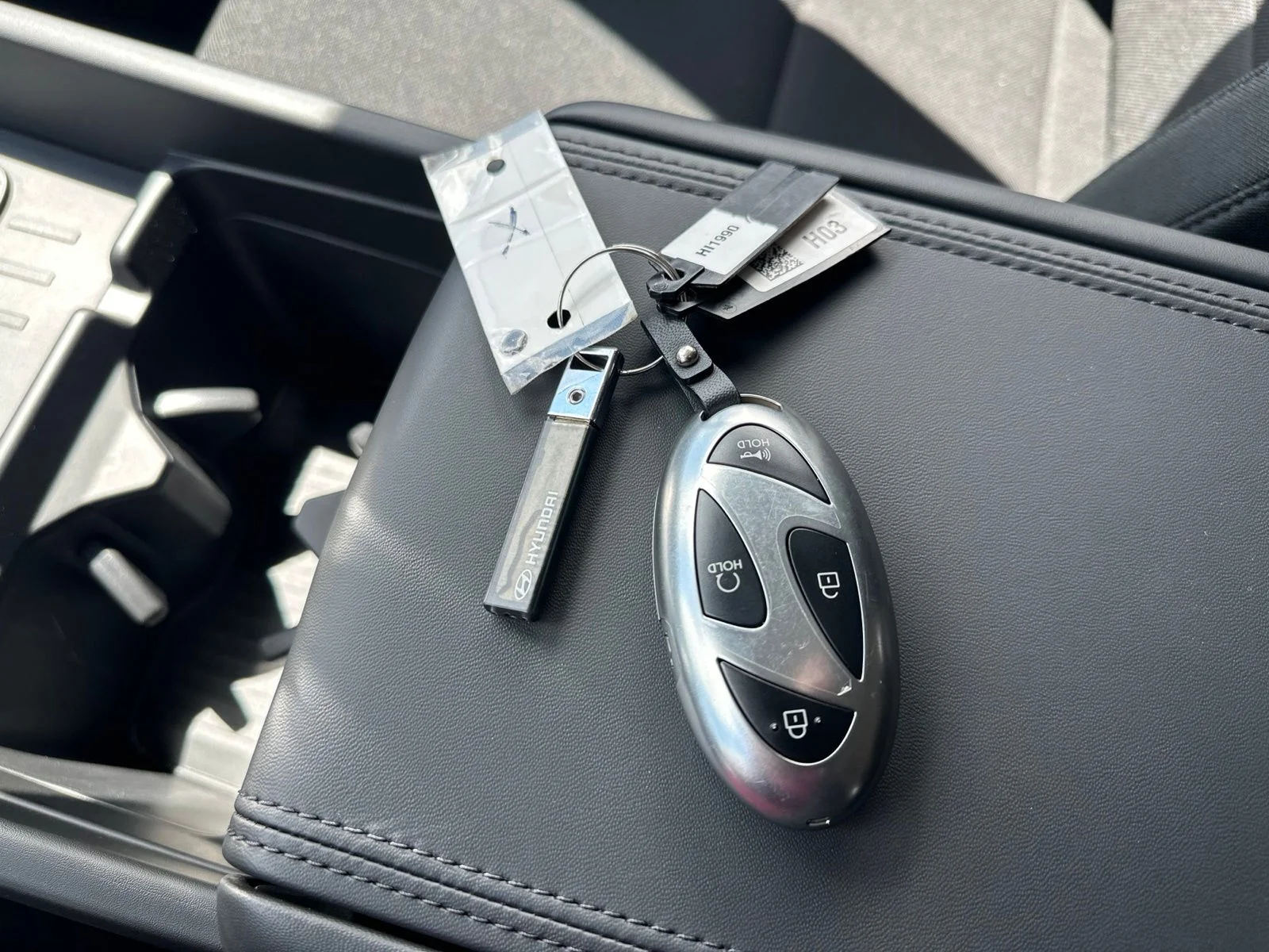 Used 2025 Black Hyundai SE image 69