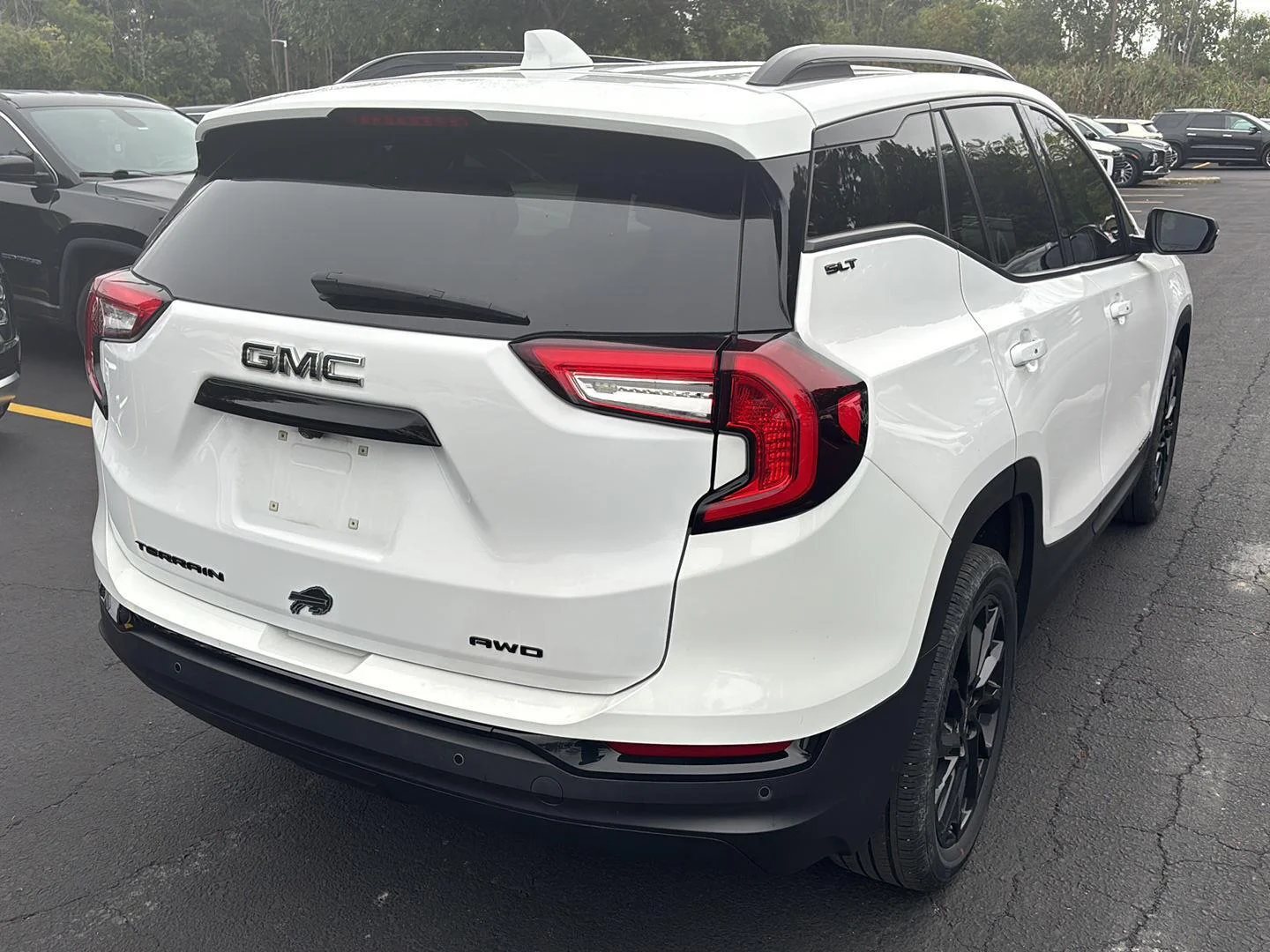 Used 2023 Summit White GMC SLT image 7