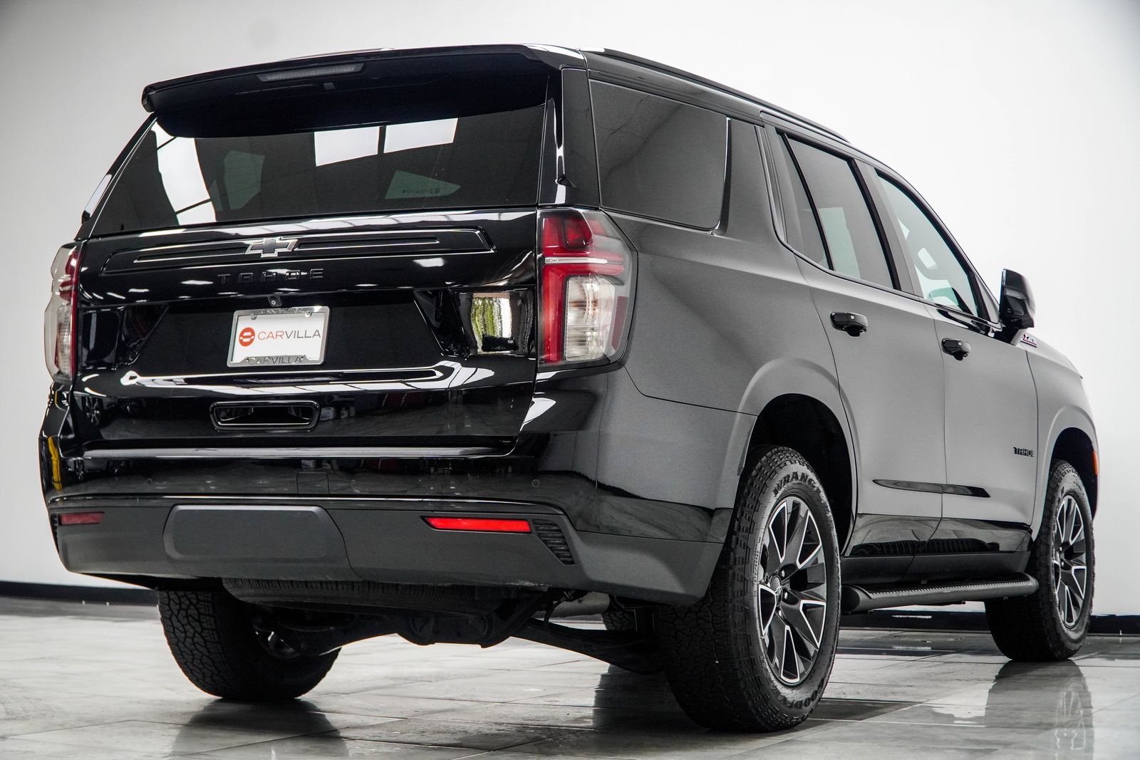 Used 2023 Black Chevrolet Z71 image 15