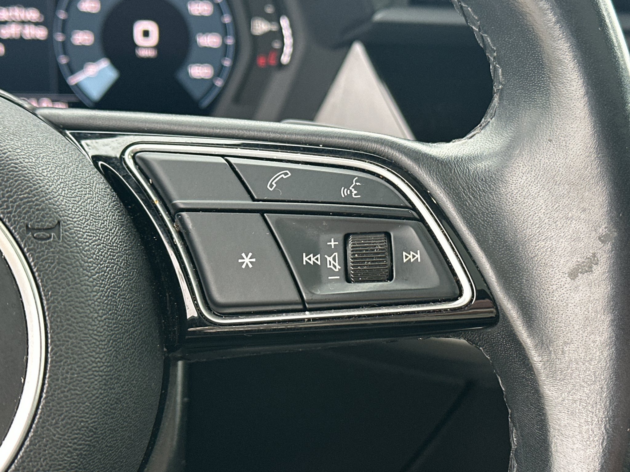 Used 2024 Manhattan Gray Metallic Audi Premium image 18