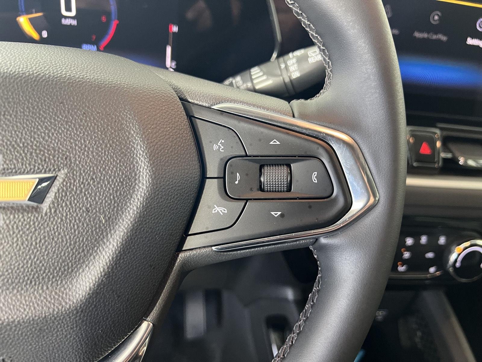 Used 2024 Fountain Blue Chevrolet LT image 9
