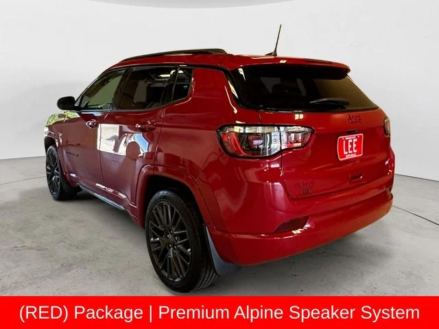 Used 2022 Red Jeep Limited image 3
