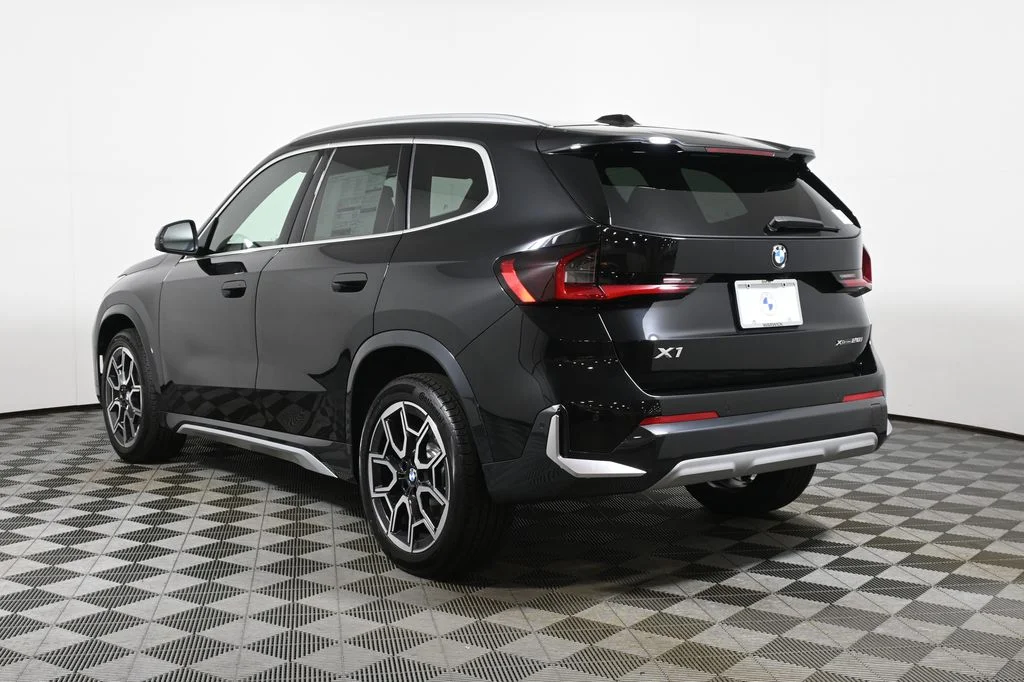 New 2027 Black BMW xDrive28i image 5