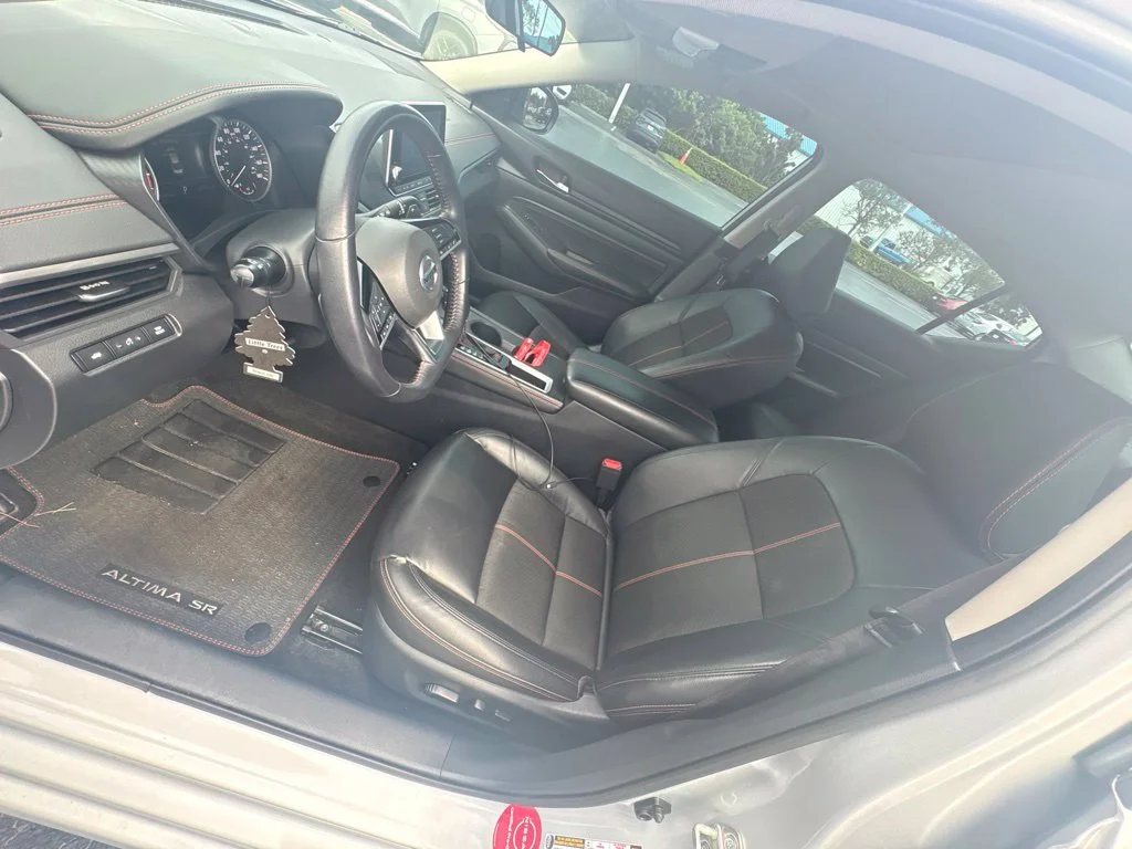 Used 2021 Silver Nissan 2.0 SR image 6