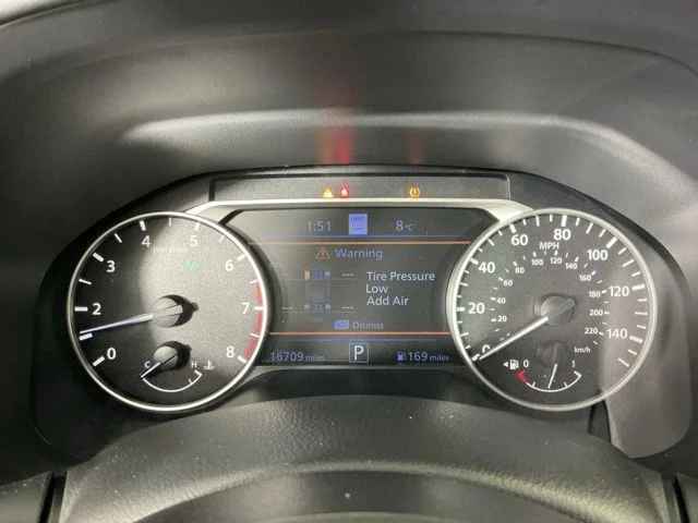 Used 2021  Nissan 2.5 Platinum image 18