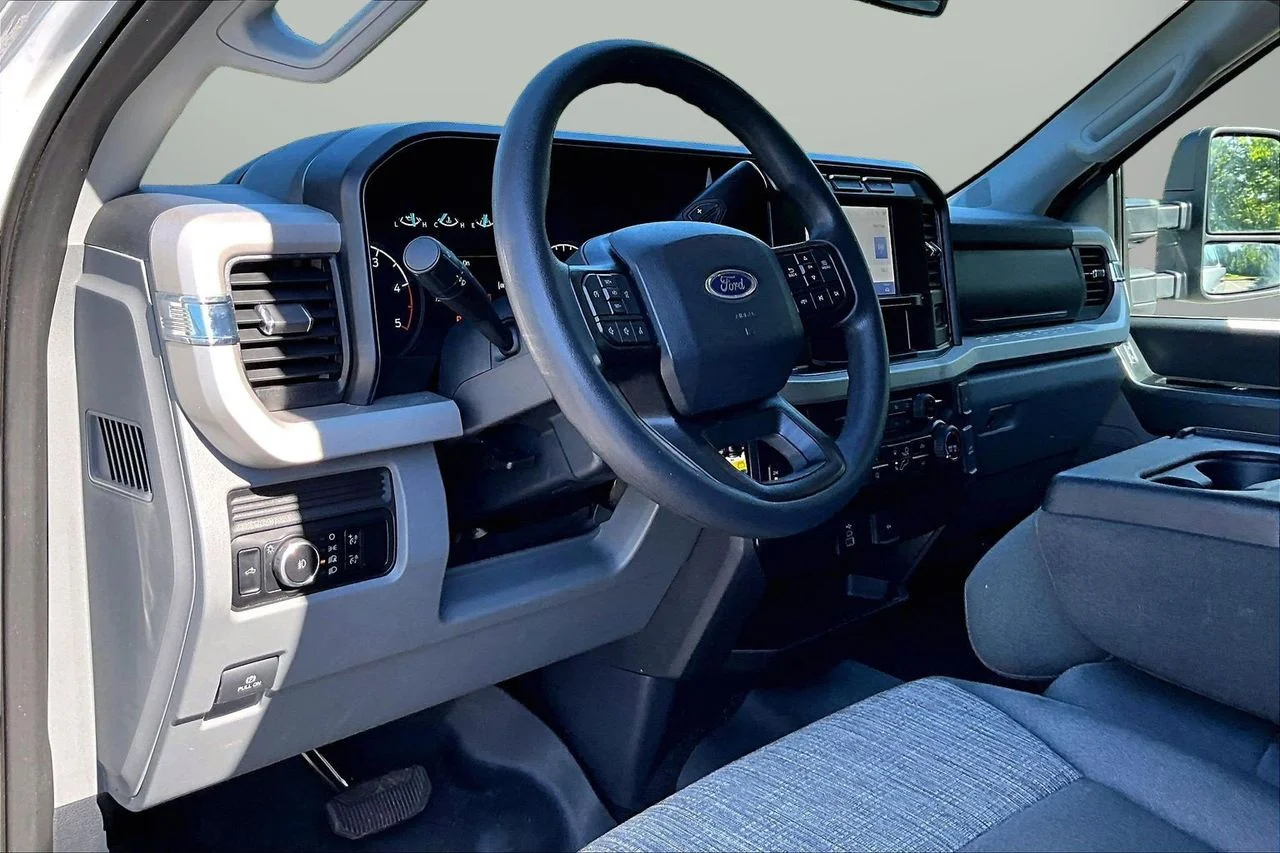 Used 2023 White Ford XLT image 18