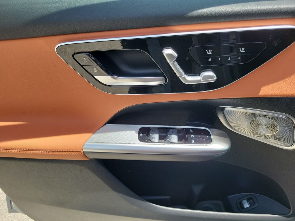New 2027 MANUFAKTUR Alpine Grey Mercedes-Benz GLC 300 image 16