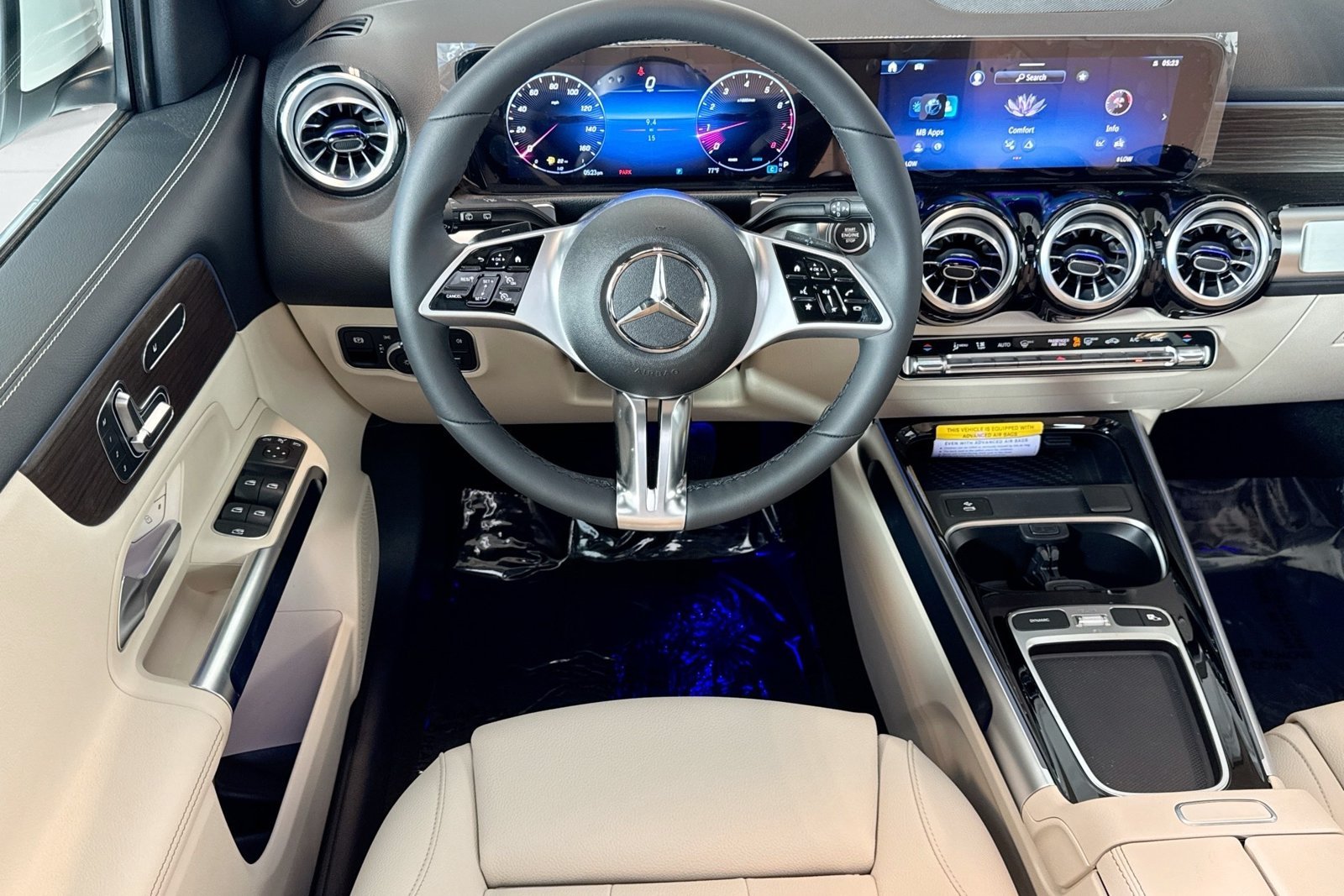 New 2026 Polar White Mercedes-Benz GLB 250 image 20