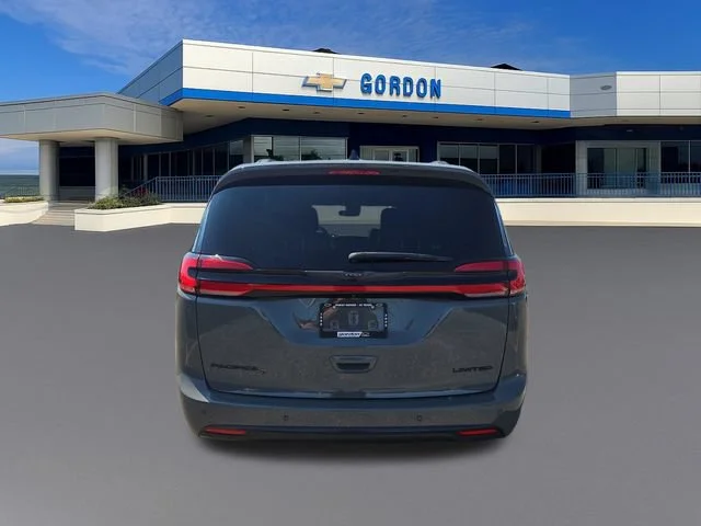 Used 2025 Gray Chrysler Limited image 4