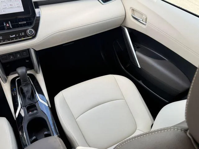 Certified Used 2024 WIND CHILL PEARL Toyota XLE image 27