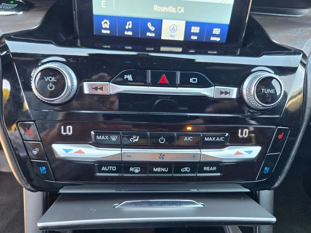 Used 2021 White Metallic Ford Platinum image 19
