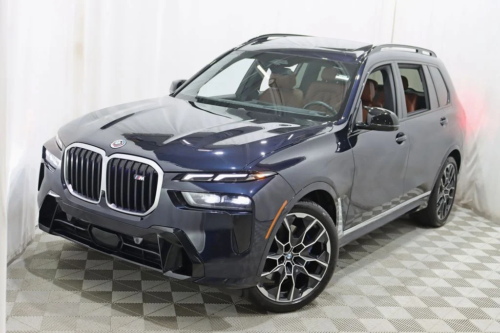 2023 BMW X7 M60i