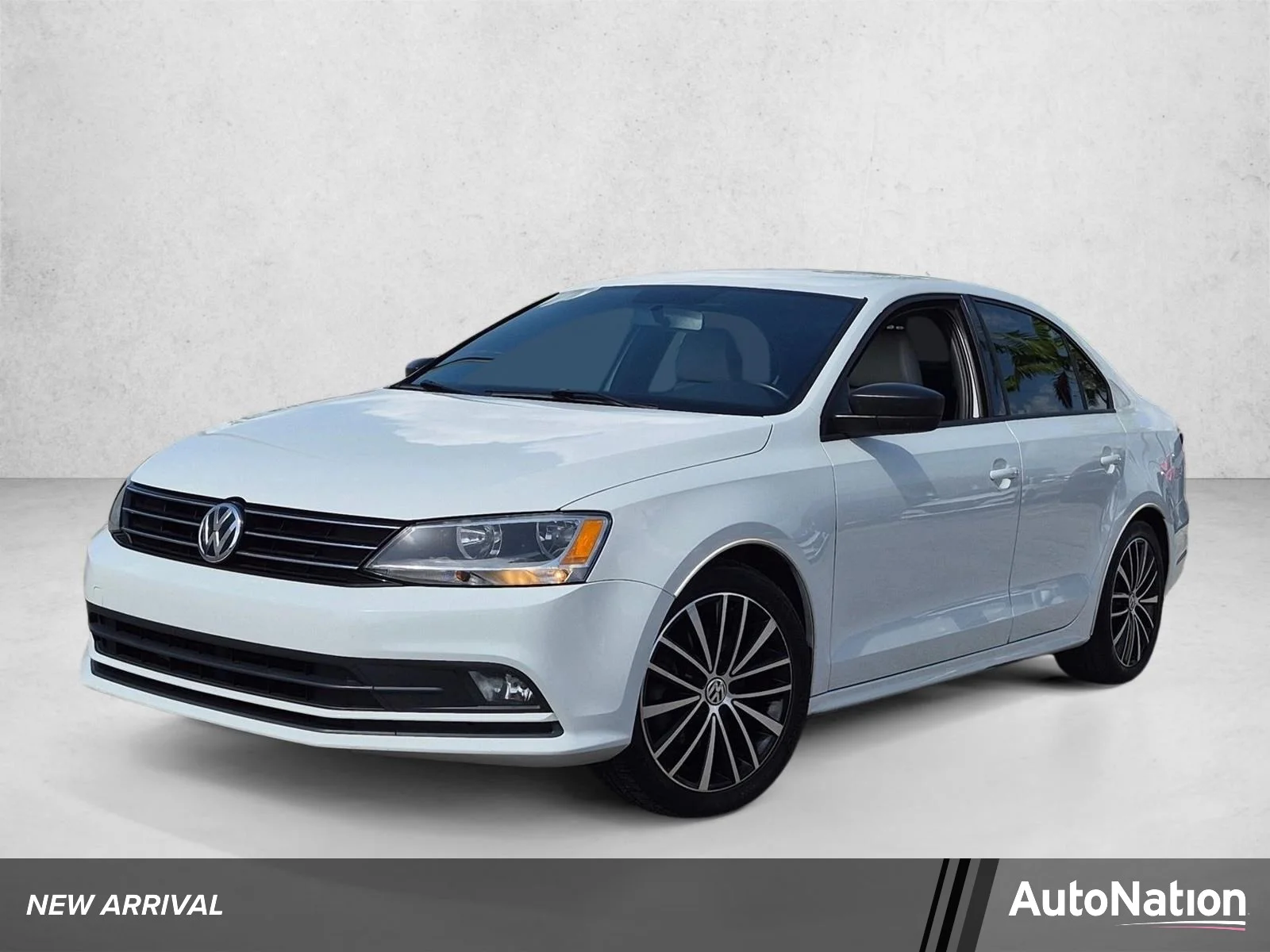 Used 2015 White Volkswagen 1.8T SE image 1
