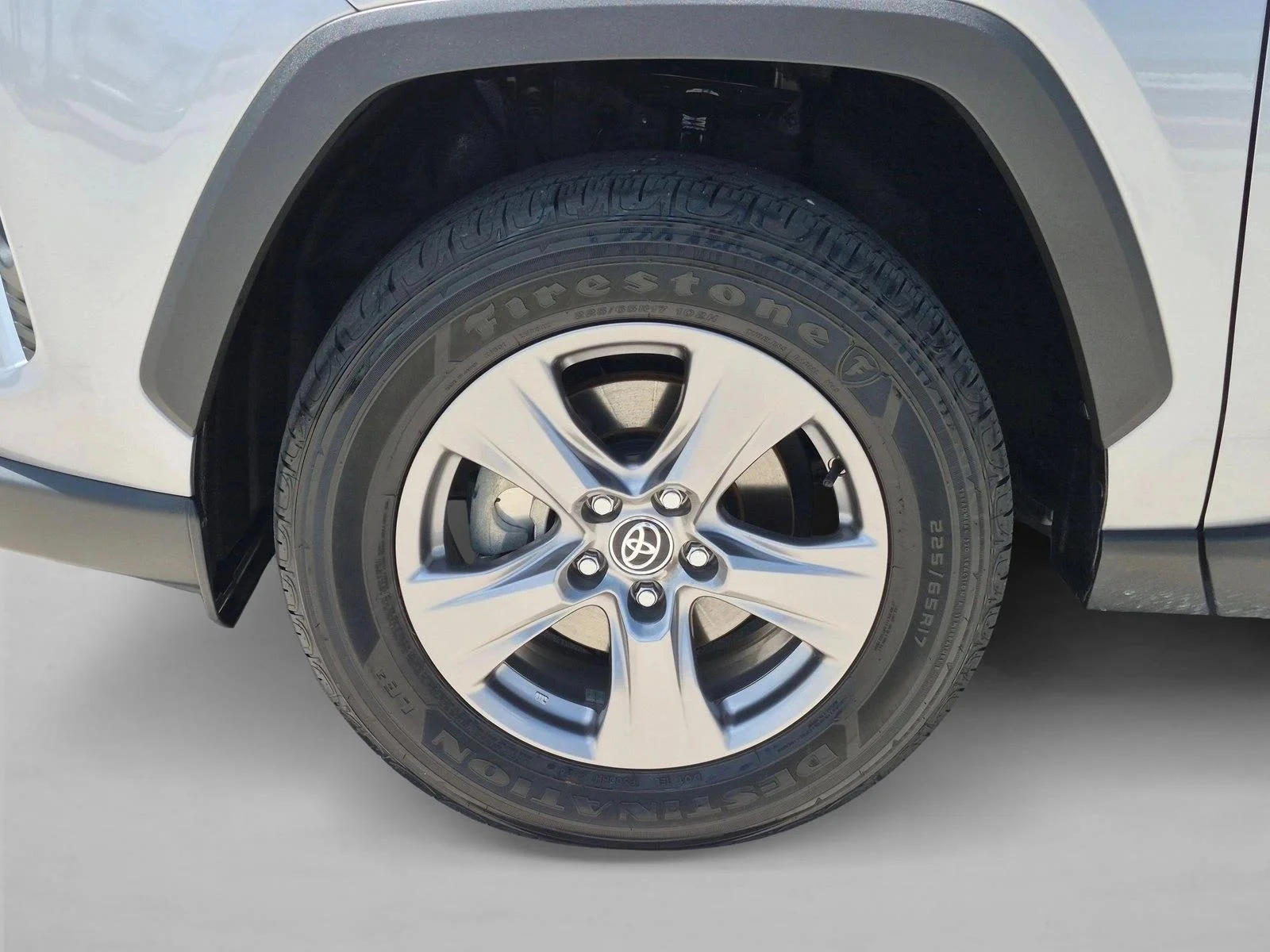 Used 2025 Silver Sky Metallic Toyota Hybrid XLE image 23