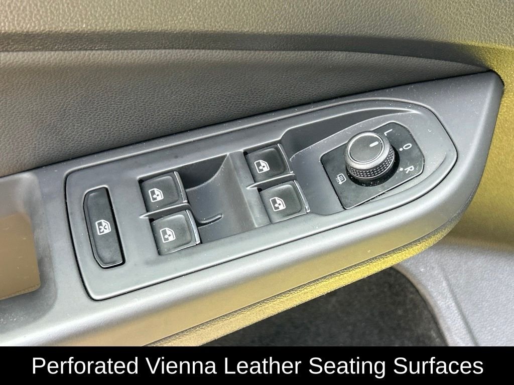 Used 2022  Volkswagen Autobahn image 19
