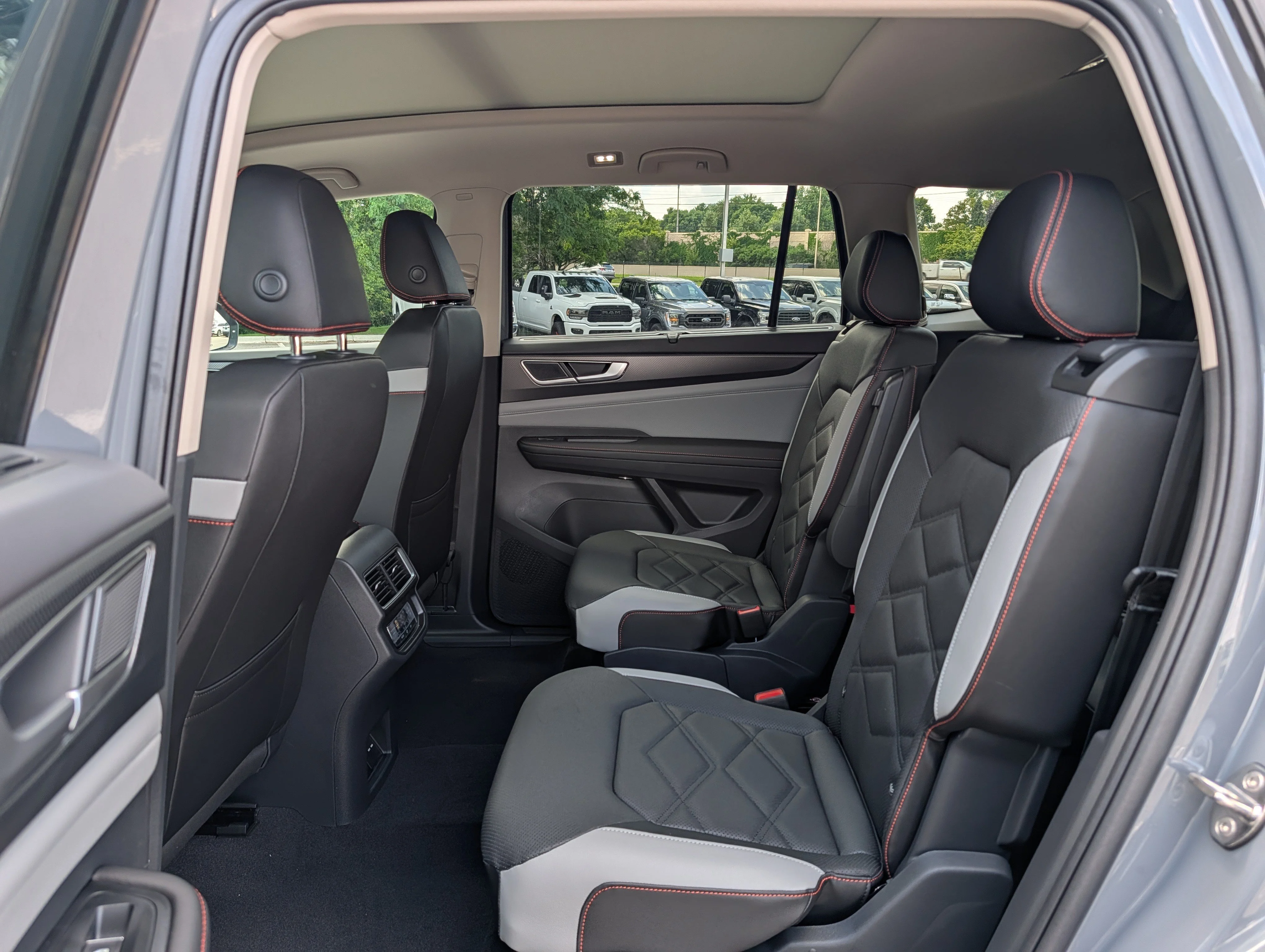 New 2026 Pure Gray Volkswagen 2.0T Peak Edition image 6