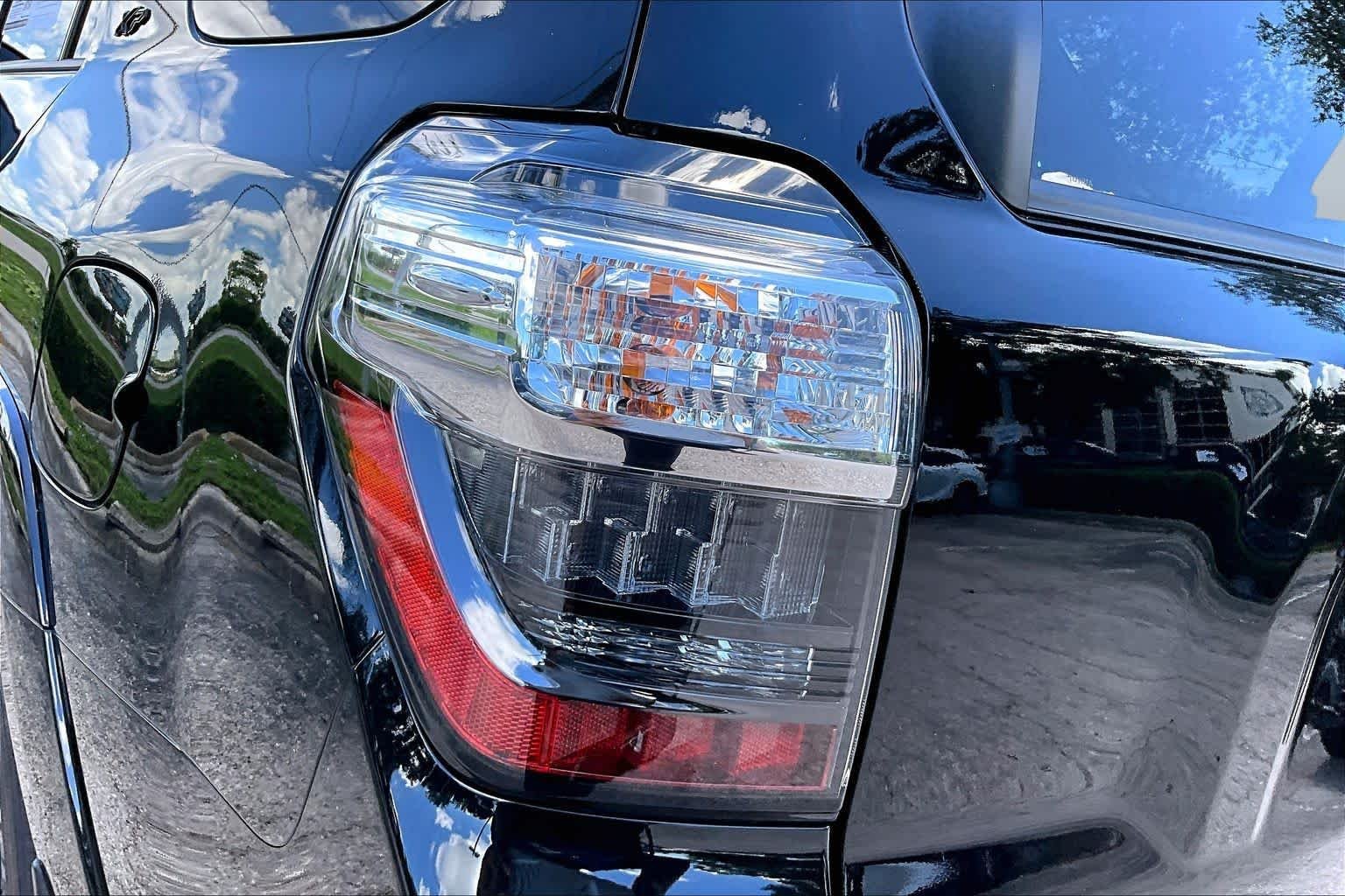 Used 2022 Midnight Black Metallic Toyota SR5 Premium image 29