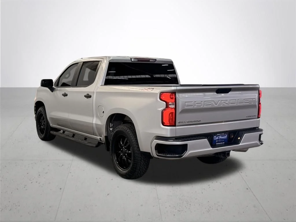 Used 2019 Silver Chevrolet Custom image 12