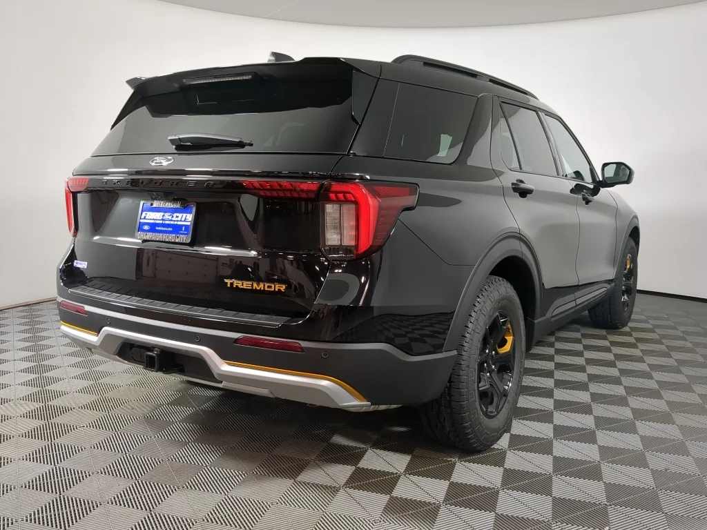 New 2026 Agate Black Metallic Ford Tremor® image 9