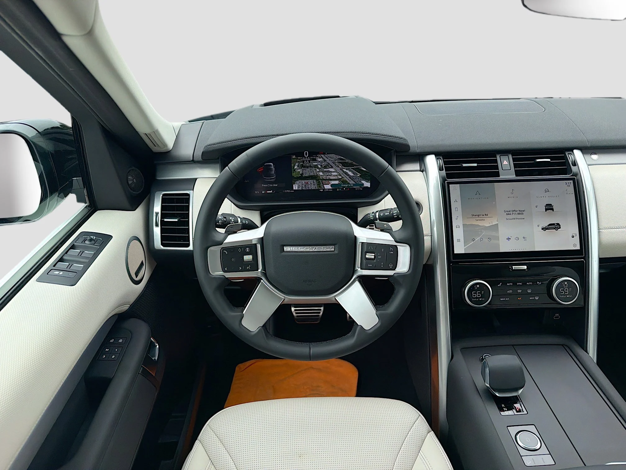 Certified Used 2025 Fuji White Land Rover Dynamic SE image 18
