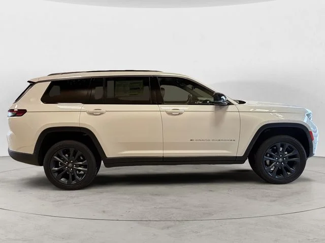 New 2026 White Jeep Limited image 7