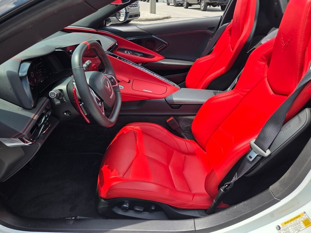 Used 2024 White Chevrolet Stingray image 4