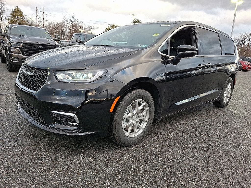 2026 Chrysler Pacifica Select - Photo 2