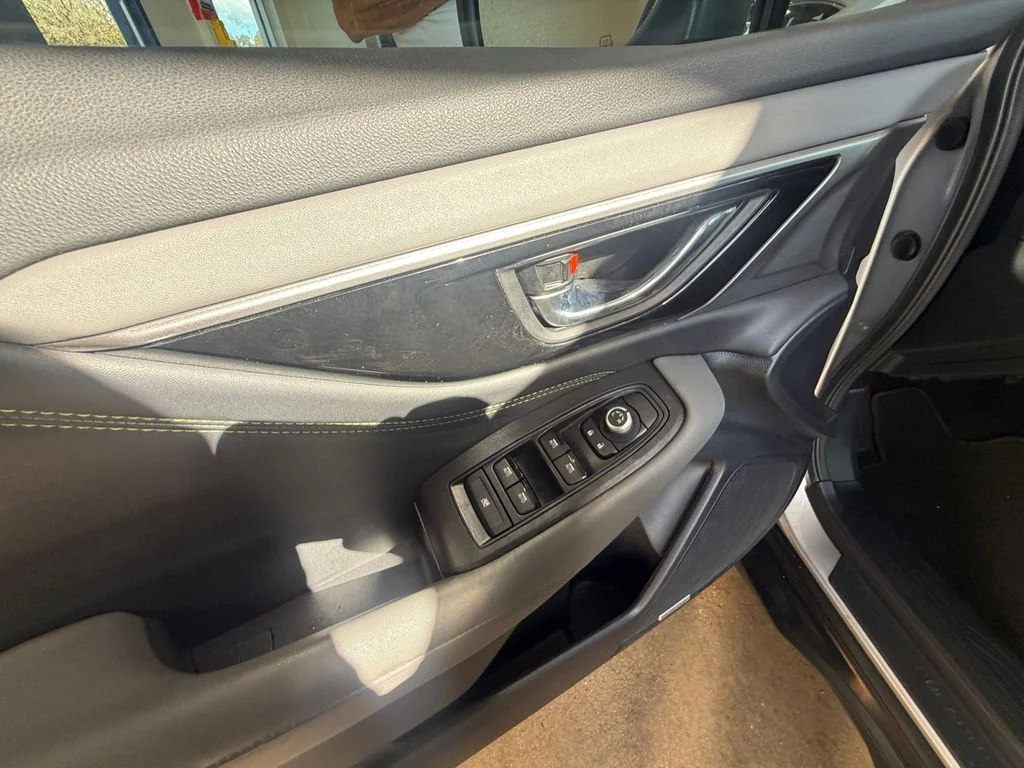 Used 2025 Silver Subaru Onyx Edition image 11