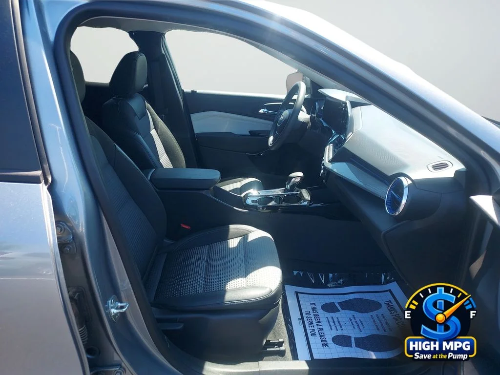 Used 2025 Gray Chevrolet LT image 19