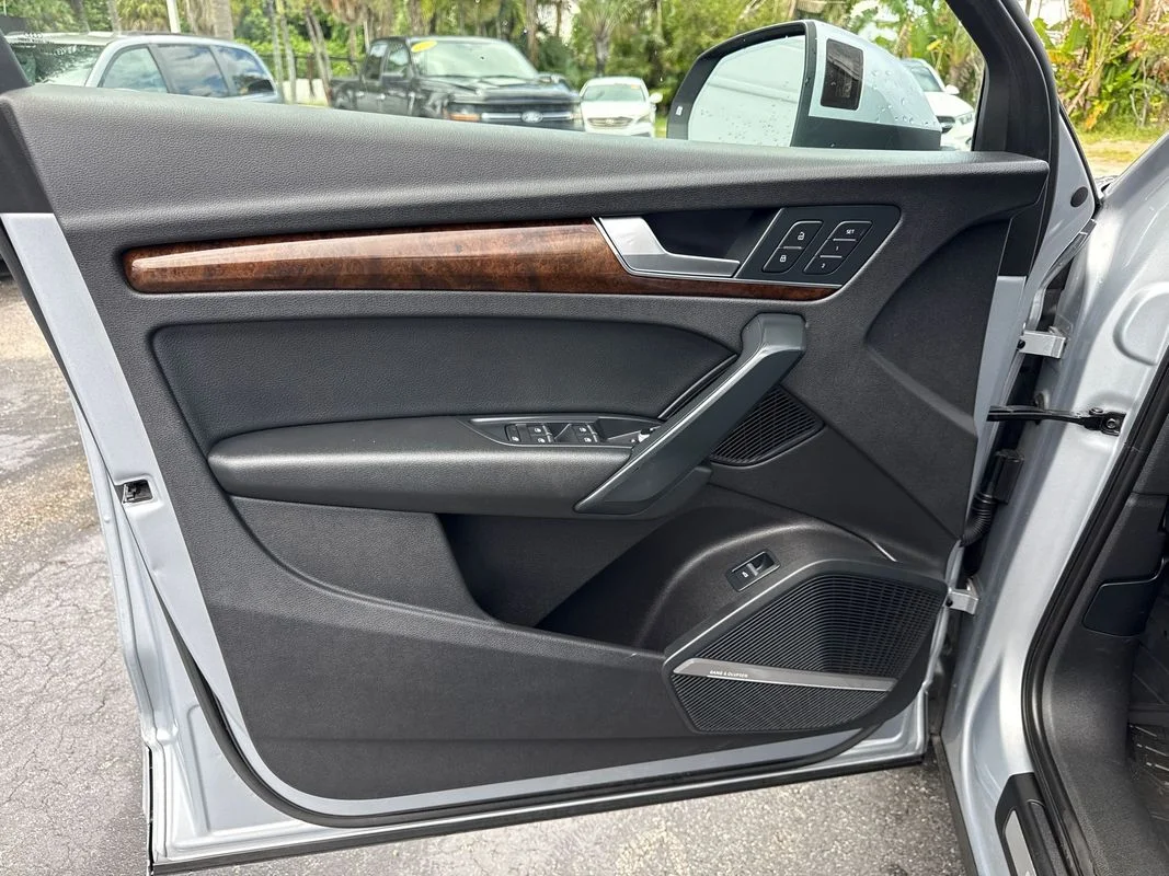 Used 2018  Audi 2.0T Premium image 9