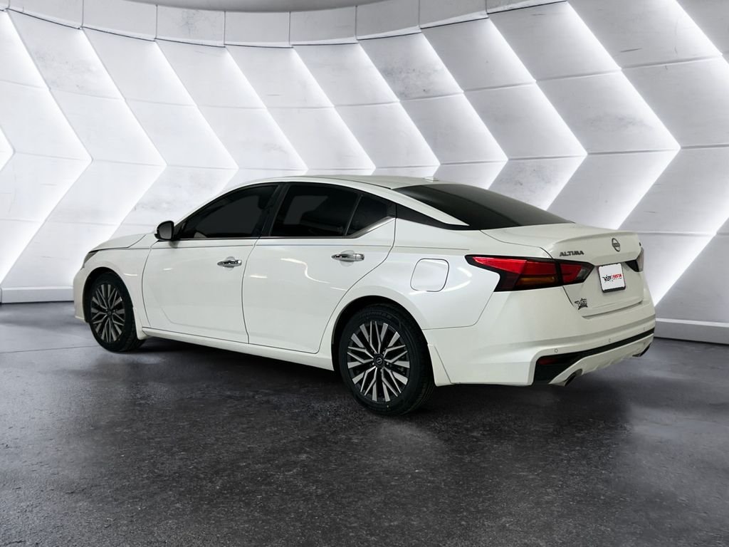 Used 2024 White Nissan 2.5 SV image 6