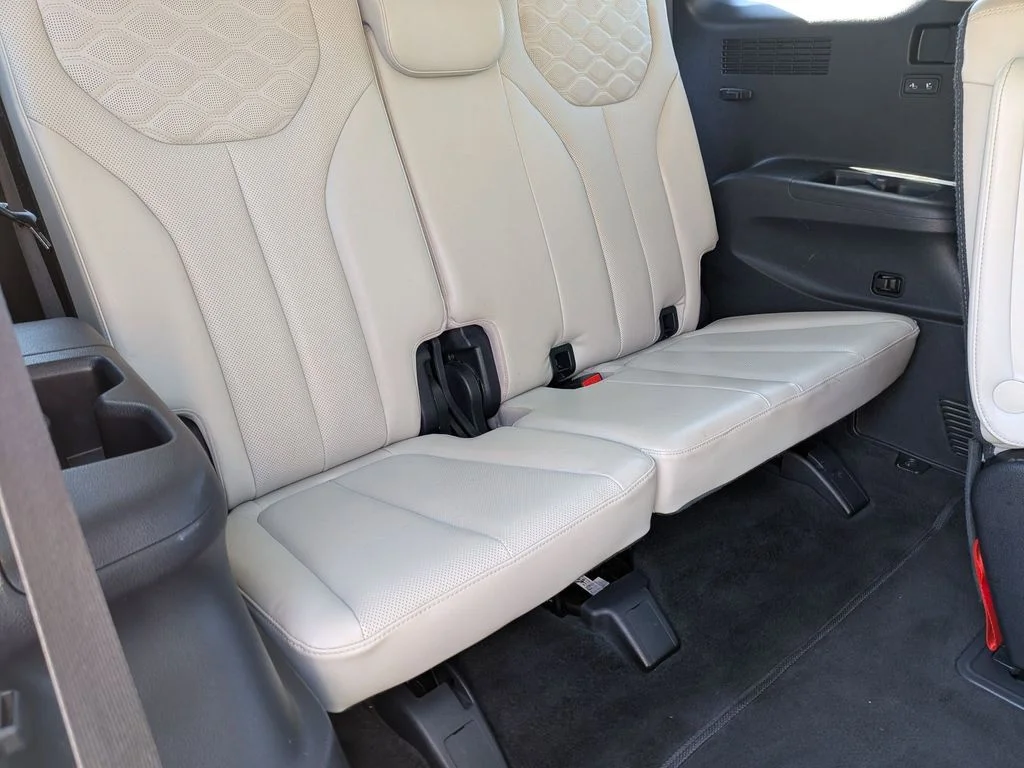 Used 2022 White Hyundai Limited image 31