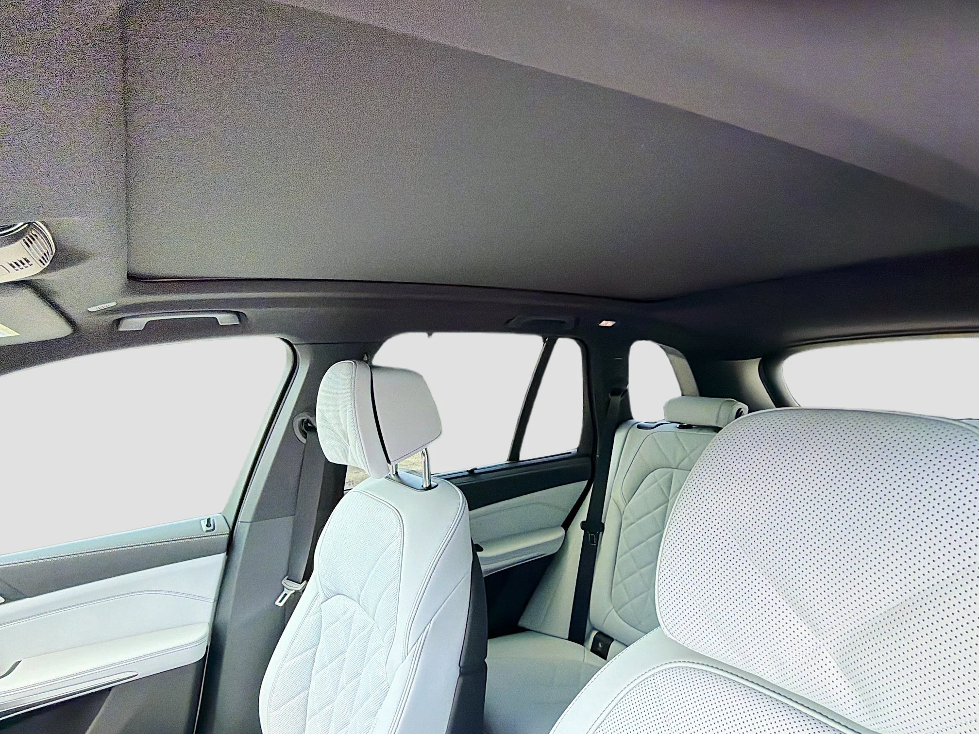 New 2026 Mineral White Metallic BMW xDrive40i image 26