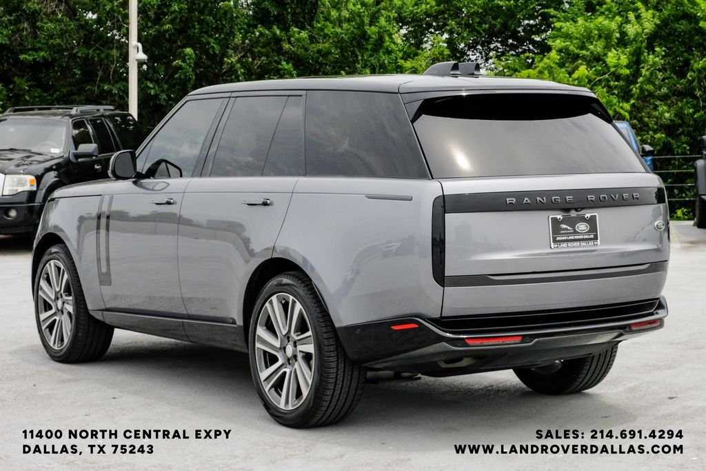 Used 2023 Eiger Gray Metallic Land Rover SE image 8