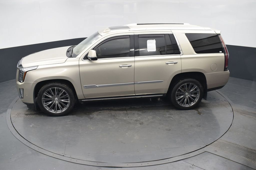 2017 CADILLAC ESCALADE - Image 42