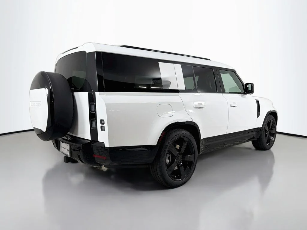 New 2026 Fuji White Land Rover X-Dynamic SE image 5