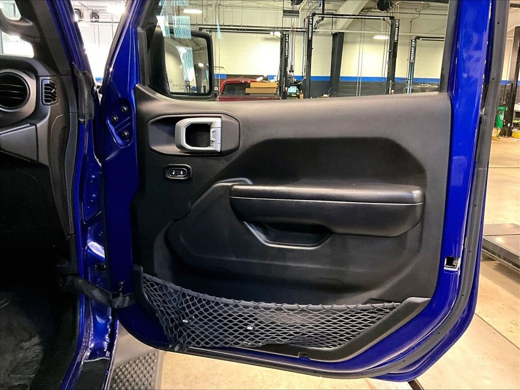 Used 2019 Blue Jeep Unlimited Sport S image 12