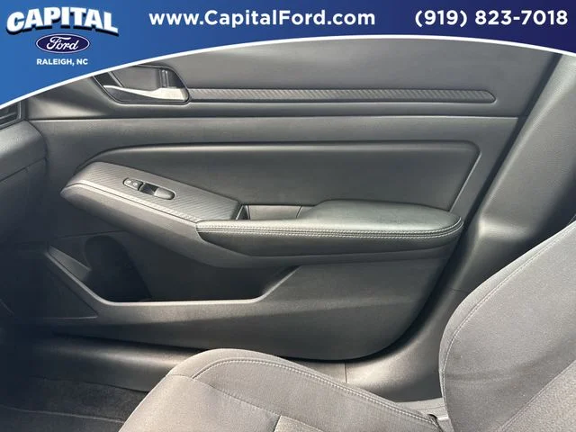 Used 2025 Black Nissan 2.5 SV image 28